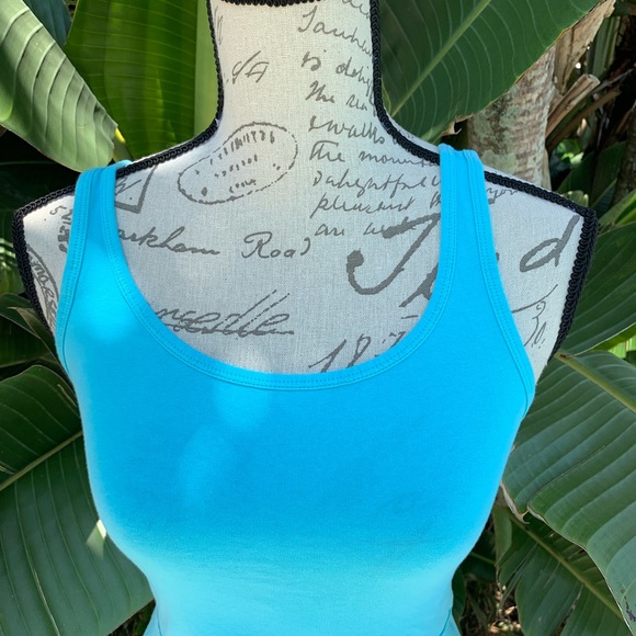 Express Top - Picture 2 of 5